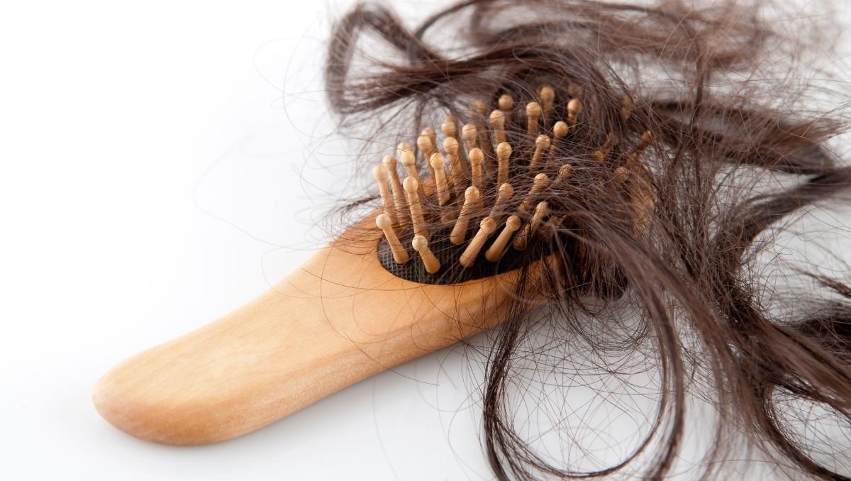 Hãy tìm hiểu rõ nguyên nhân tại sao tóc bị gãy rụng